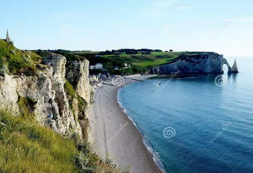 Aamiaismajoitus (B&B) Chambre D Hôtes Proche étretat