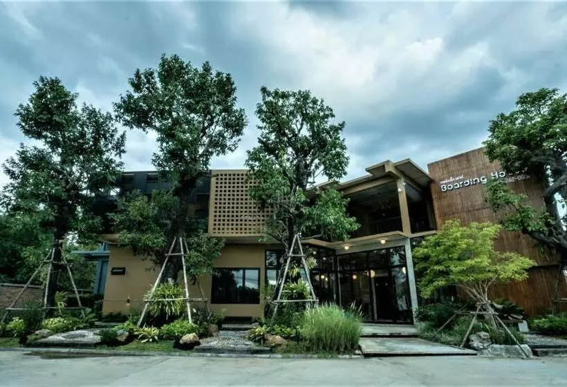 ホテル โรงแรม บอร์ดดิ้งเฮ้าส์