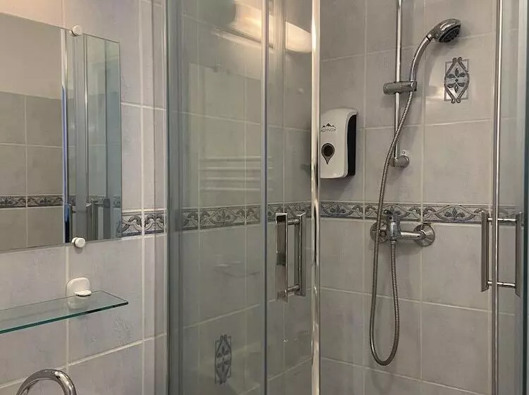 Hotelli Hôtel Du Cerf