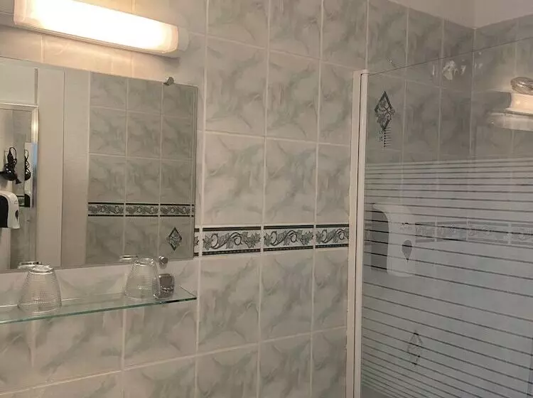 Hotelli Hôtel Du Cerf