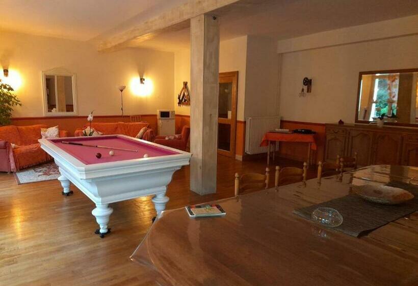 Отель Les Tilleuls