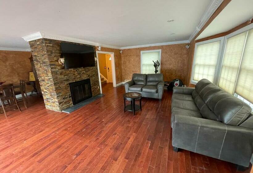 פנסיון 5town Guest House