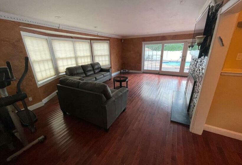 פנסיון 5town Guest House