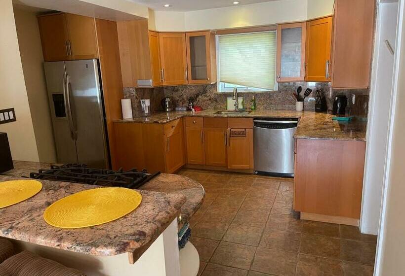 פנסיון 5town Guest House