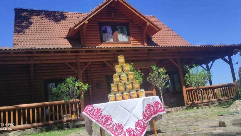 بنسيون Dom árgyélus   árgyélus Ház   Fesztypark