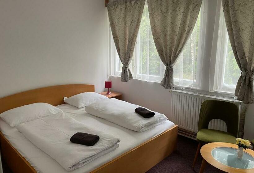 膳宿费 Penzion Na Srubech