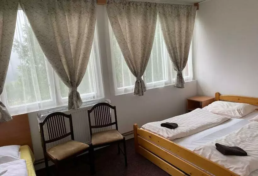 Majatalo Penzion Na Srubech