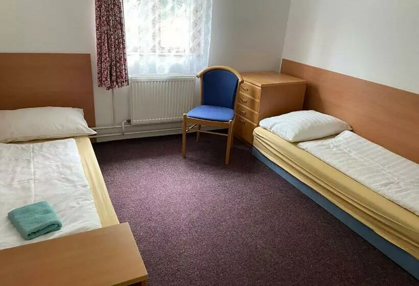 Majatalo Penzion Na Srubech