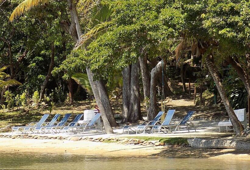 استراحتگاه Mango Creek Lodge