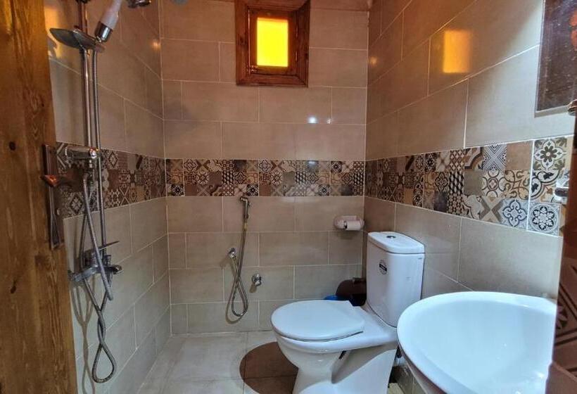 تختخواب و صبحانه Cozy And Private Azozer Eco Lodge