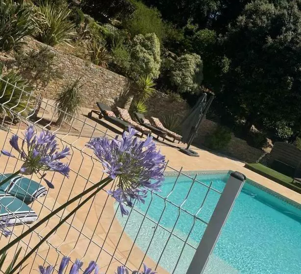 Aamiaismajoitus (B&B) Villa U Tramontu