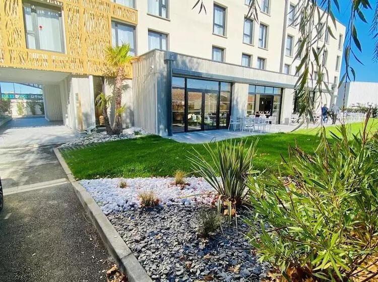 Hotelli Courrier Sud