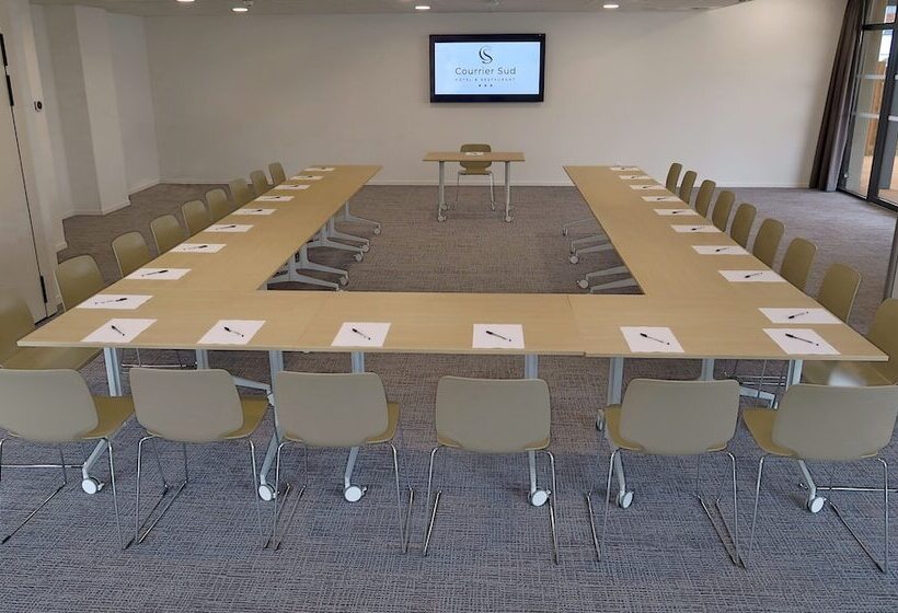 فندق Courrier Sud