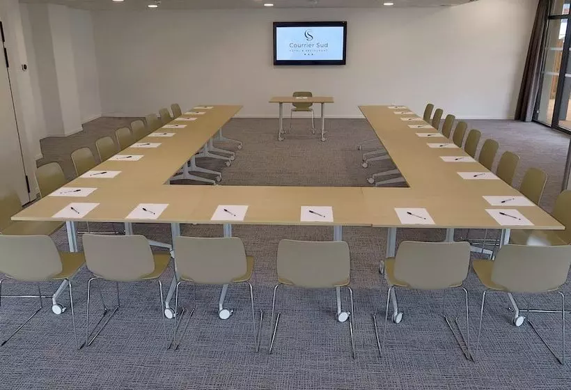 Hotelli Courrier Sud