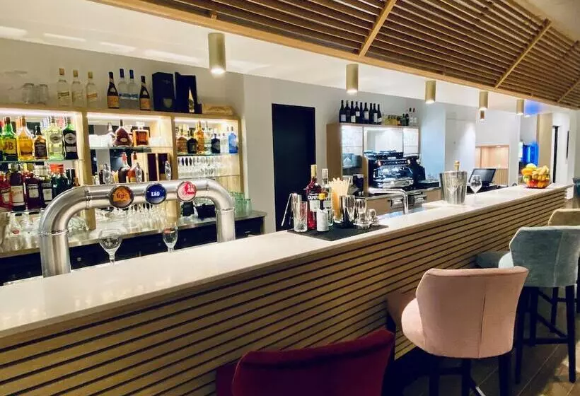 Hotelli Courrier Sud