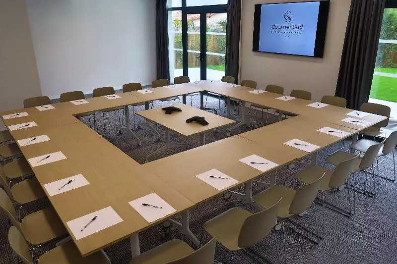 Hotelli Courrier Sud