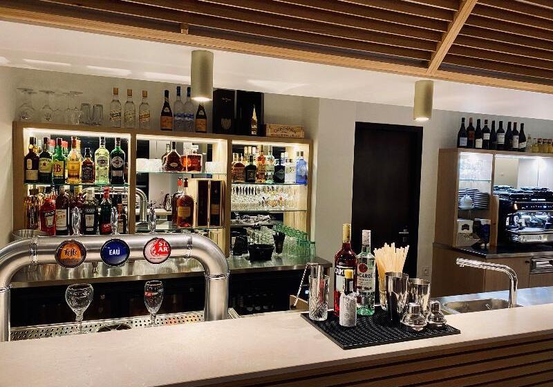 فندق Courrier Sud