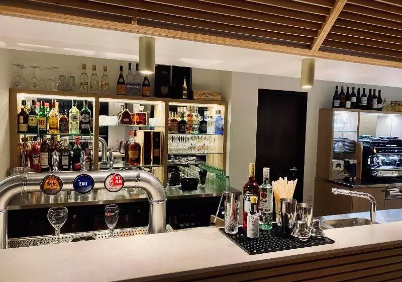 Hotelli Courrier Sud