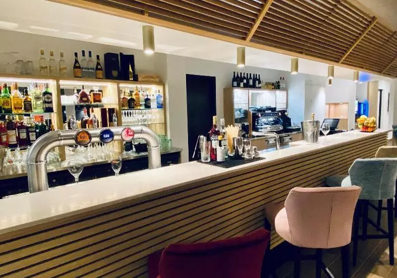 Hotelli Courrier Sud