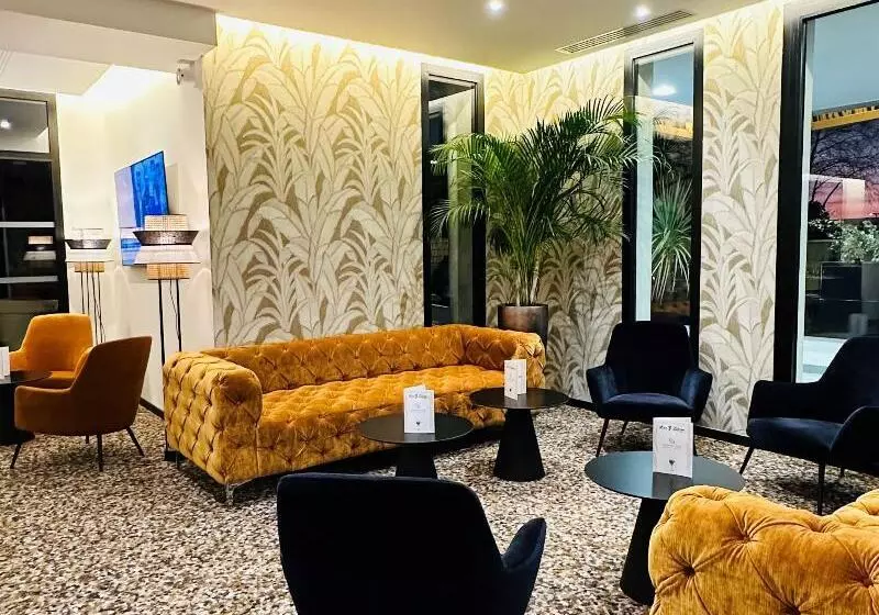 Hotelli Courrier Sud