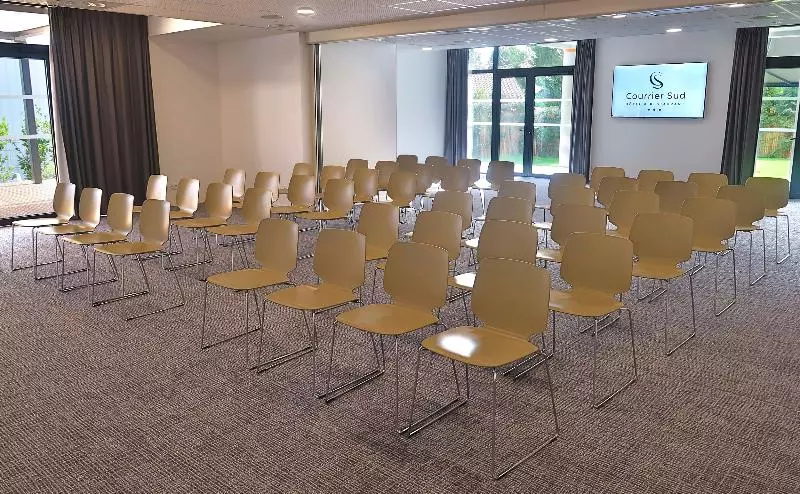 Hotelli Courrier Sud