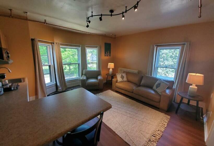 فندق Daniell Manor