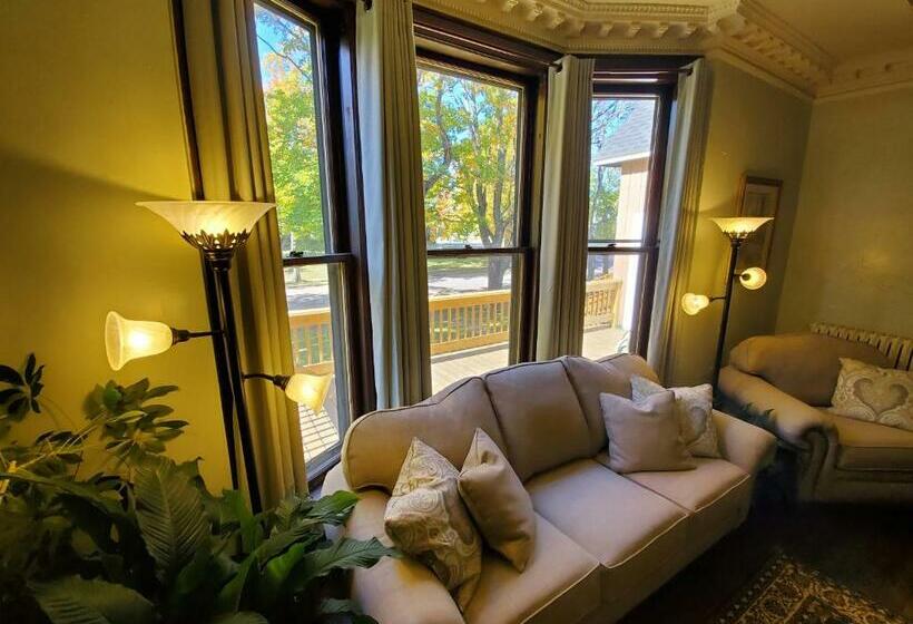 فندق Daniell Manor