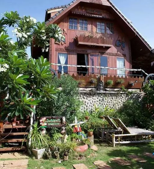 ペンション The Sunrise Beach Cafe And Guesthouse