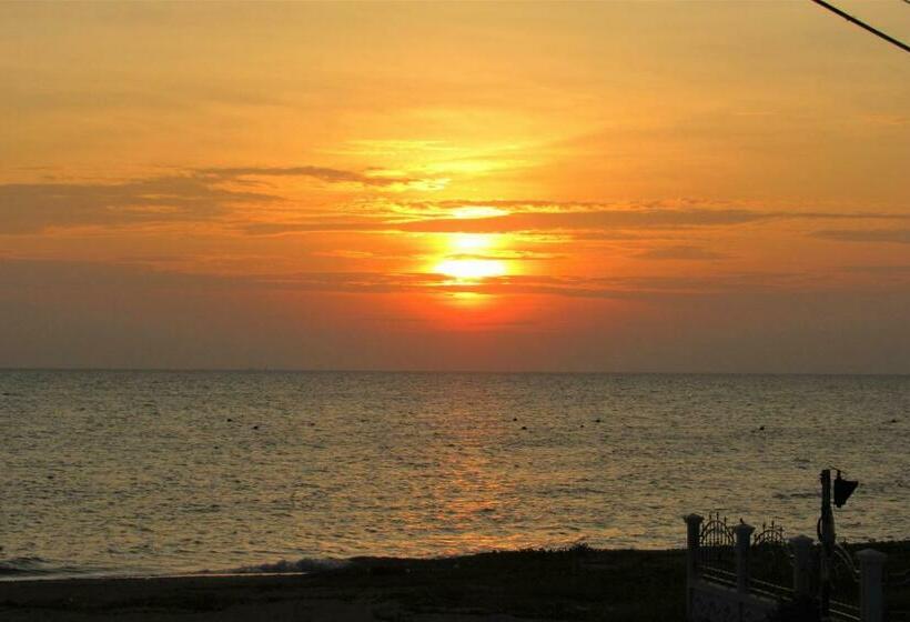 Pensão The Sunrise Beach Cafe And Guesthouse