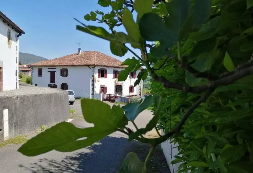 ユースホステル Gîte Le Relais De La Source