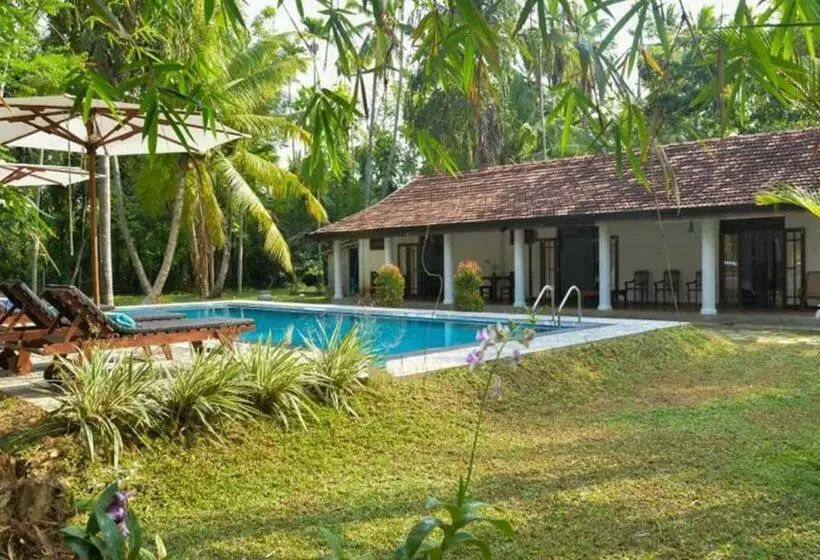 Aamiaismajoitus (B&B) Kosgoda Boutique Villa