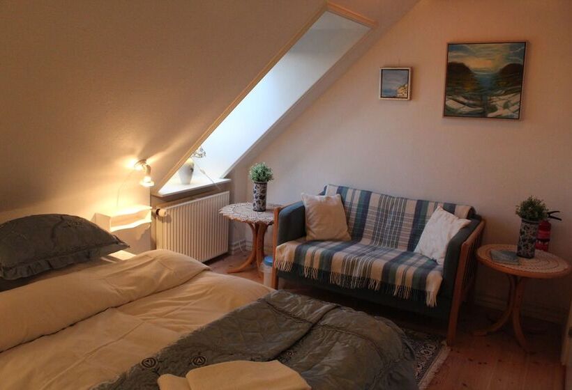 Bed and Breakfast Lille Restrup Hovedgaard