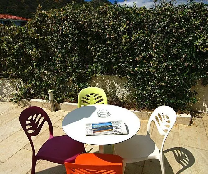 تختخواب و صبحانه Olive Garden