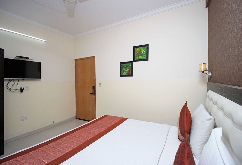 호텔 Aeroporto Near Delhi Airport