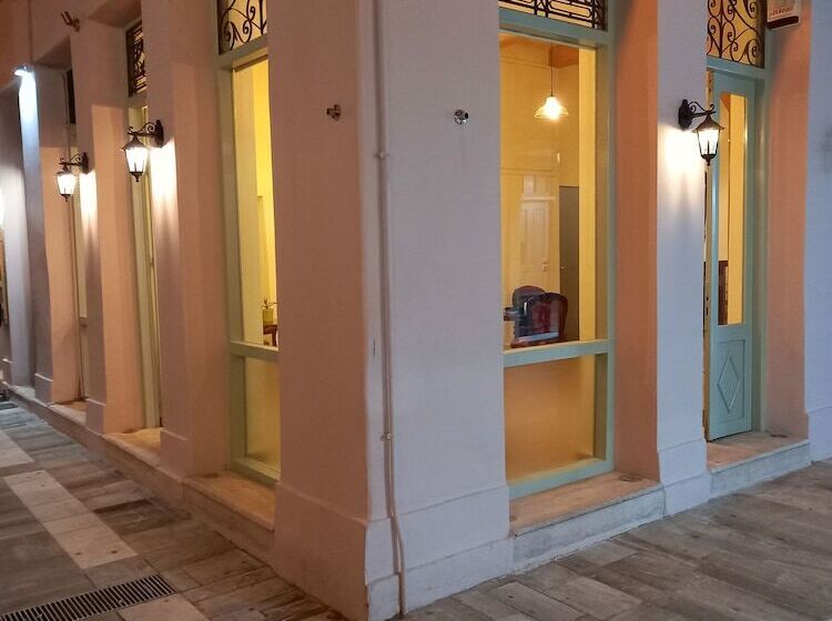 בית מלון כפרי Andromeda Suites