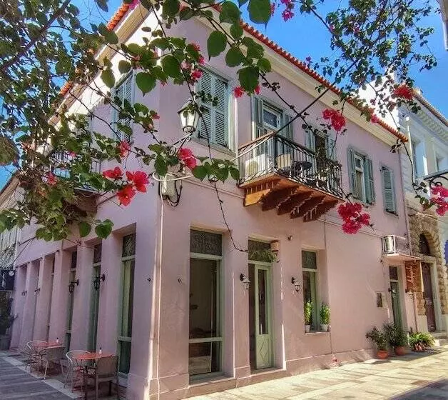 فندق Andromeda Suites