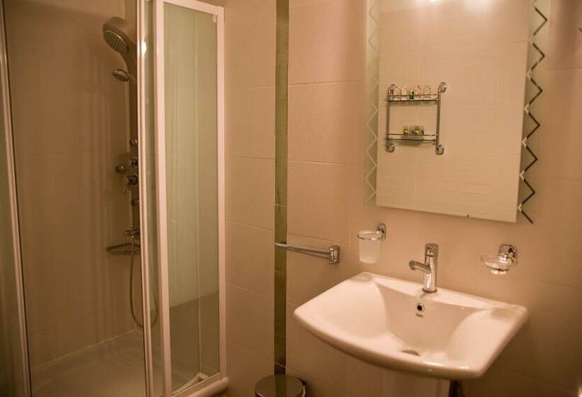 בית מלון כפרי Andromeda Suites