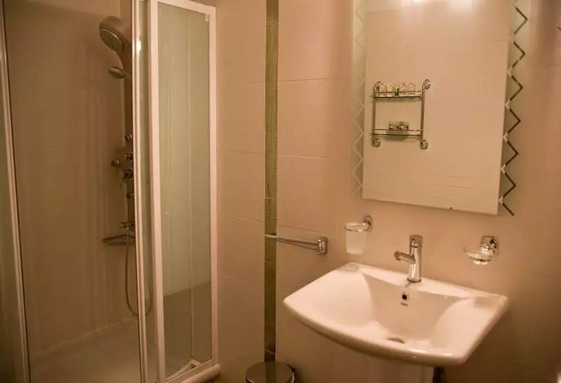 فندق Andromeda Suites