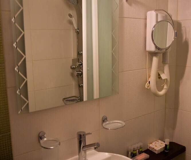 בית מלון כפרי Andromeda Suites