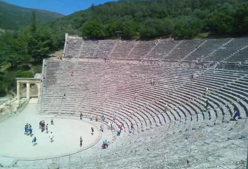 فندق Andromeda Suites