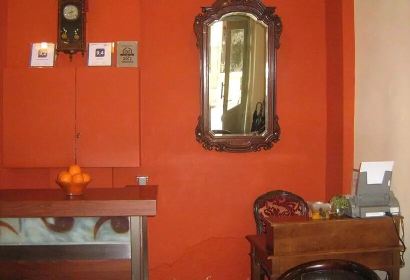 فندق Andromeda Suites