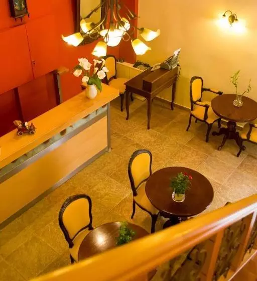 فندق Andromeda Suites