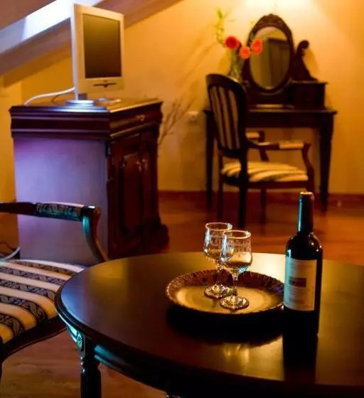 فندق Andromeda Suites