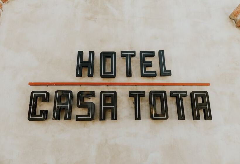 Szálloda Casa Tota