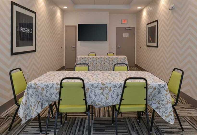 Отель Holiday Inn Express & Suites Shippensburg, An Ihg