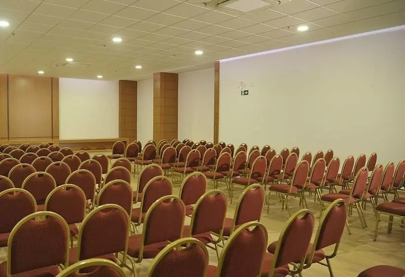 Hotel Maestro Premium Cascavel