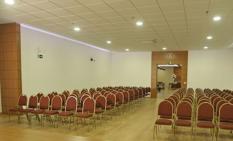 ホテル Maestro Premium Cascavel