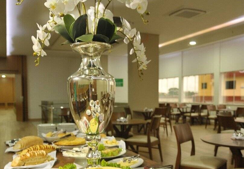 ホテル Maestro Premium Cascavel