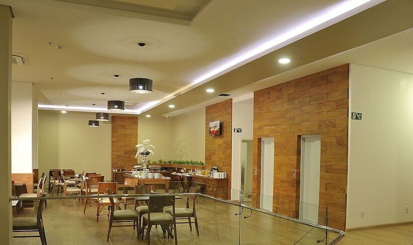 ホテル Maestro Premium Cascavel