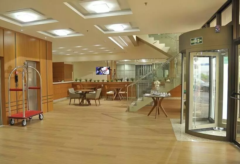 Hotel Maestro Premium Cascavel